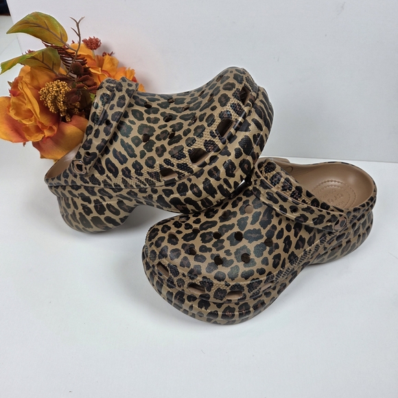Leopard Print Clogs - Picture 10 of 11